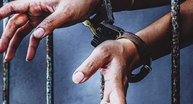 මැයි09:පොලිස් ට්‍රක් රථයකට හානි කළ අයෙකු කොටු..